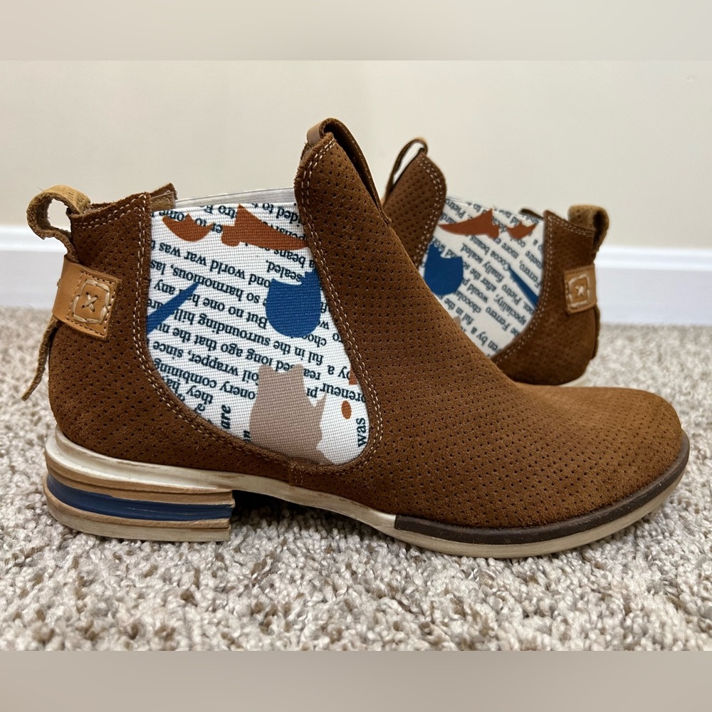 Seaside Brown Suede Ankle Boots Women’s Size 37 (US 7)